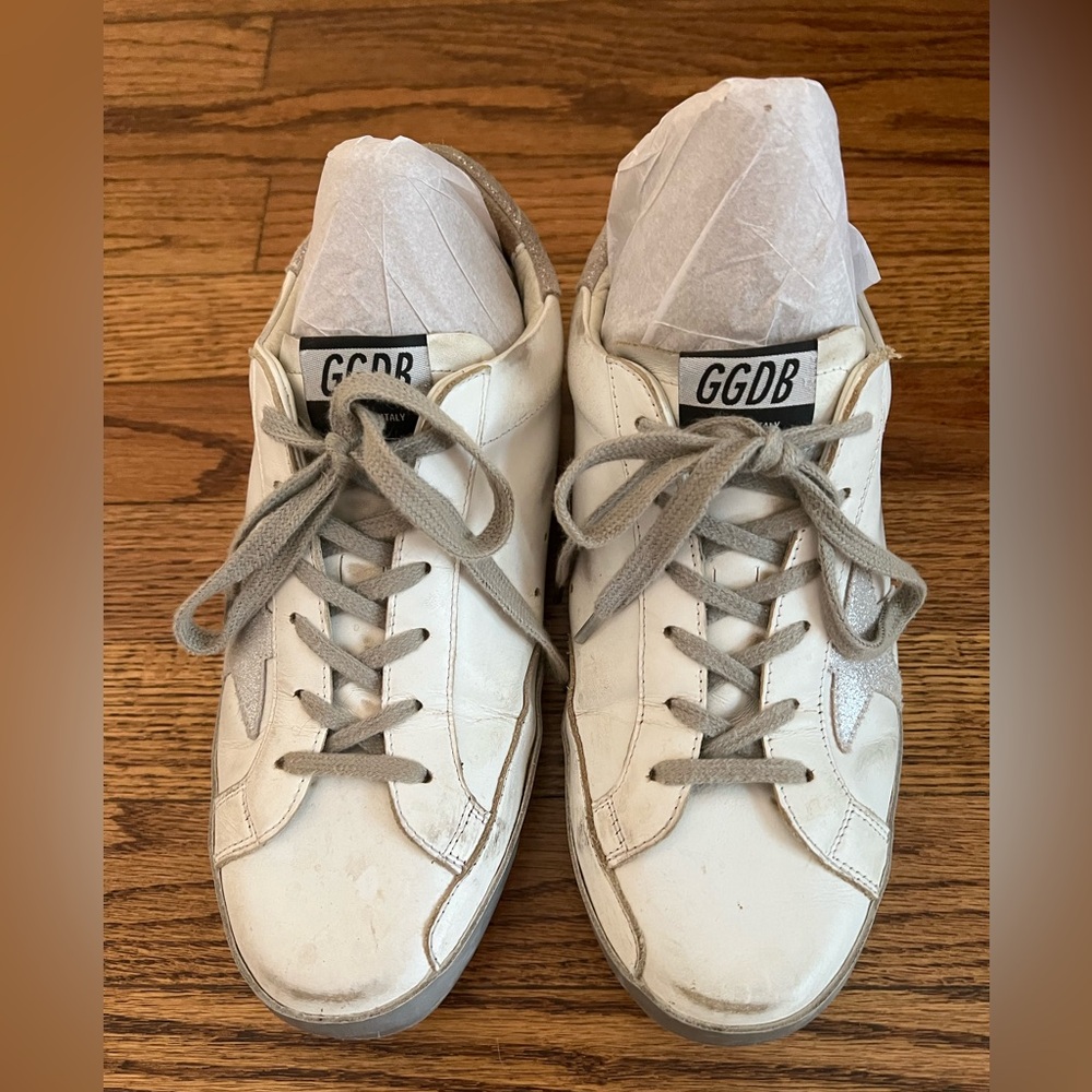 Golden Goose super-star low top sneaker! Size 39. Distressed look.